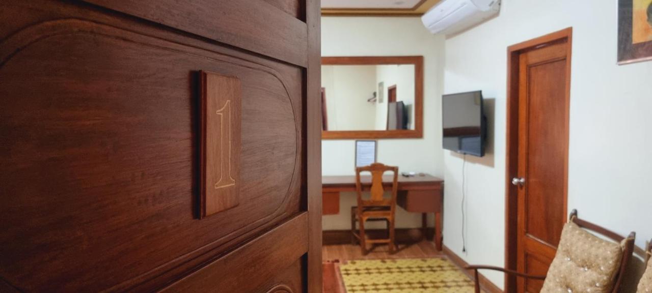 Casa Familya Hotel Batac Kültér fotó